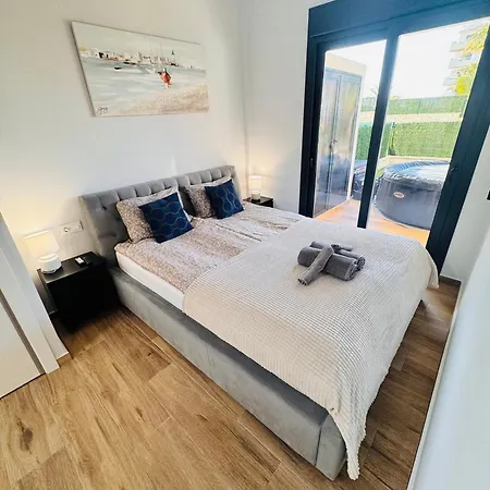 Sofia Costa Blanca *